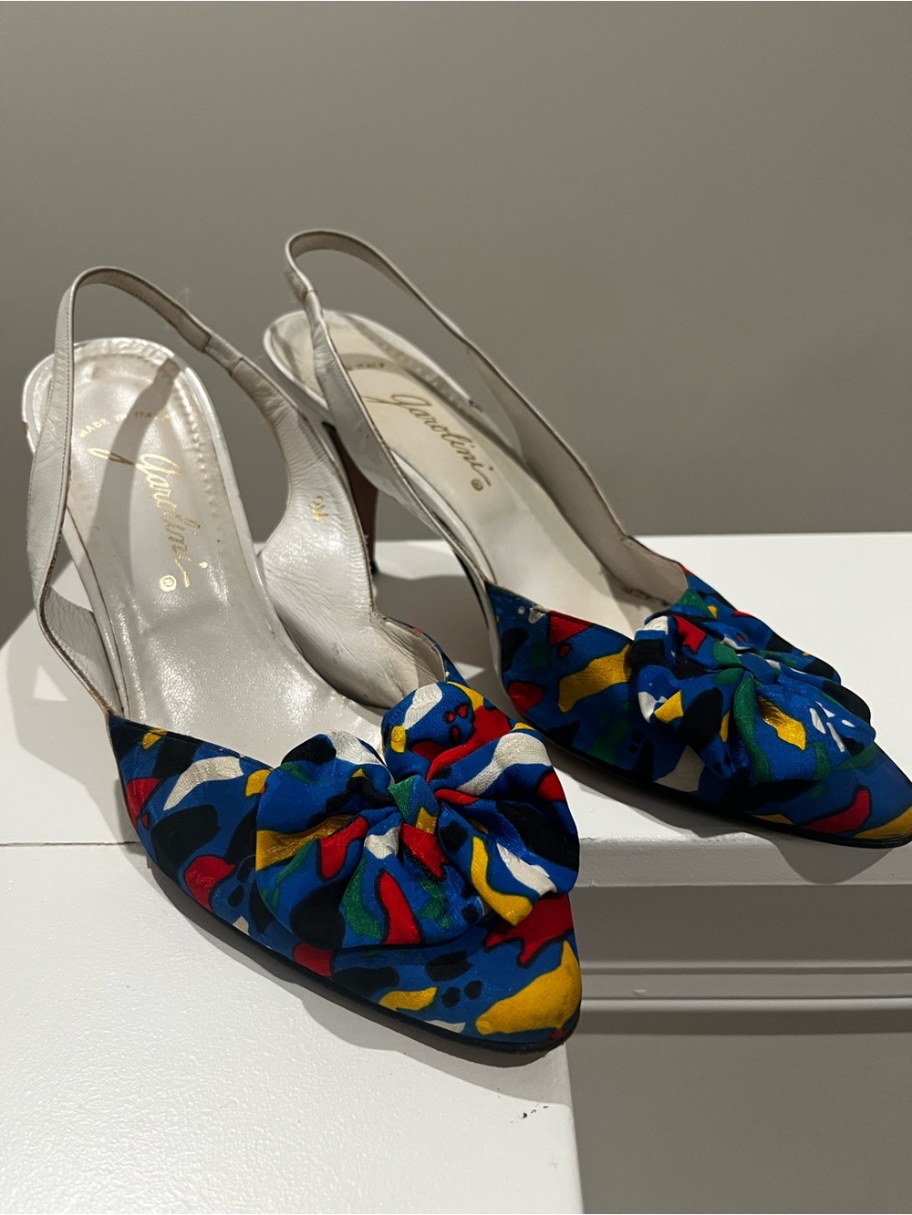 Authentic 80’s Vintage 100% Silk Upper, Abstract Print Slingback Kitty Heels